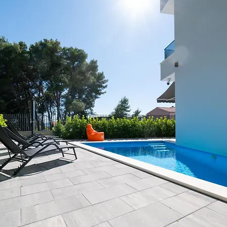 Family Friendly House With A Swimming Pool Bibinje, Zadar - 23363 펜션