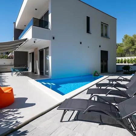 Vakantiehuis Family Friendly House With A Swimming Pool Bibinje, Zadar - 23363 Bibinje